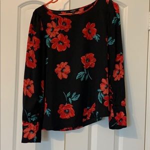 Excellent condition floral blouse.